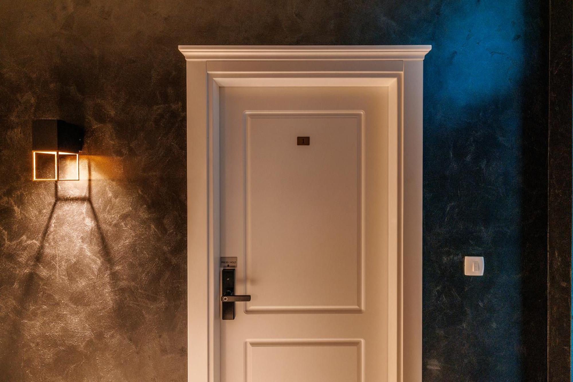 White Unique Apart Nikšić Exteriör bild